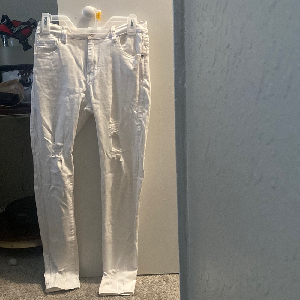 White ripped jeans. Size: 4